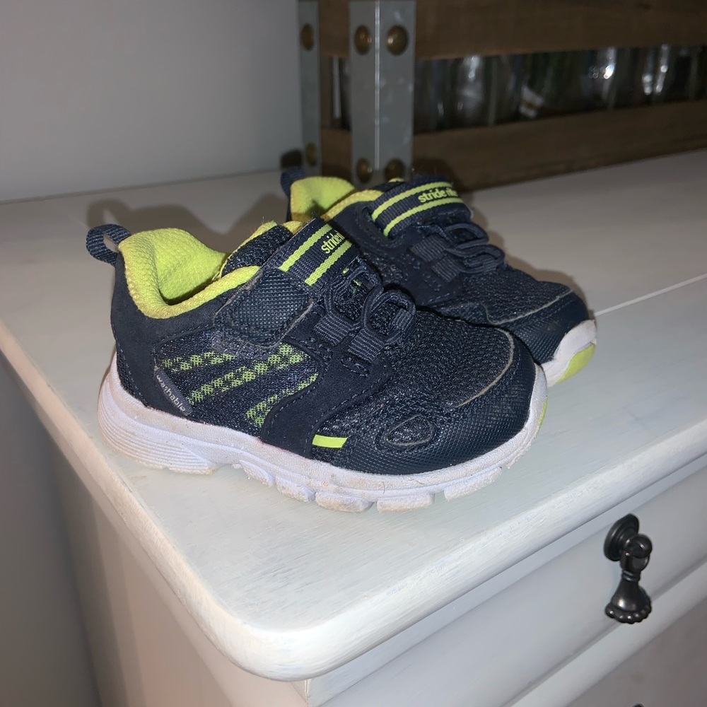 Stride rite boys tennis shoe